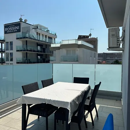 Attico Centralissimo-terrazza Vista Mare *