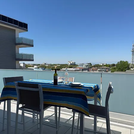 Attico Centralissimo-terrazza Vista Mare Διαμέρισμα *