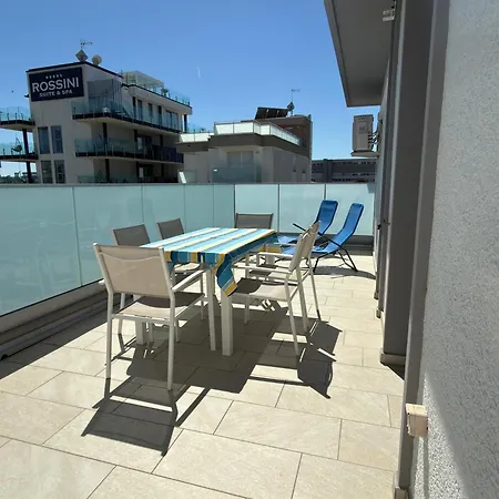 Attico Centralissimo-terrazza Vista Mare *