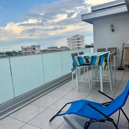Attico Centralissimo-terrazza Vista Mare 아파트 *
